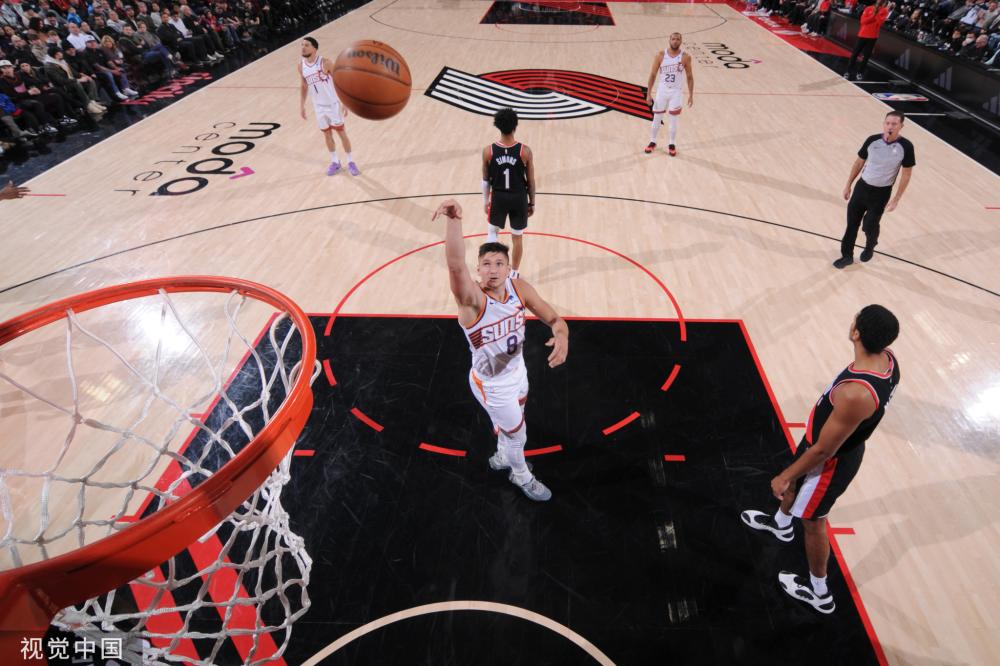 场紧张激烈 场紧张激烈